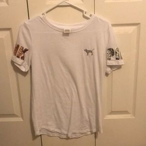 PINK VICTORIAS SECRET T SHIRT